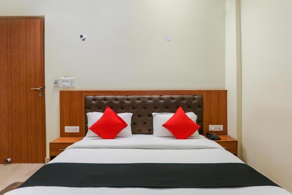 Capital O Bvh Hospitality Near Pvr Ansal Plaza Greater Noida Ξενοδοχείο Εξωτερικό φωτογραφία